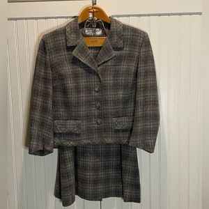 Vintage Women’s Chanel-Inspired Wool Suit - Size 8-10